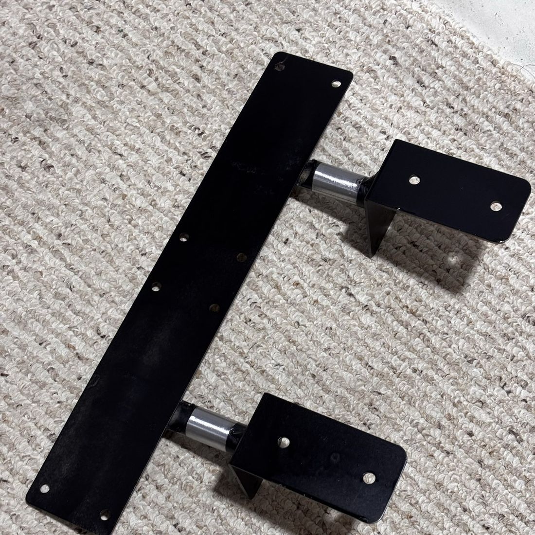 MC_01 build archive: Neckrest bracketry